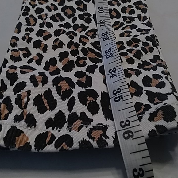 Teen Gs animal print leggings jeans. - Picture 7 of 8